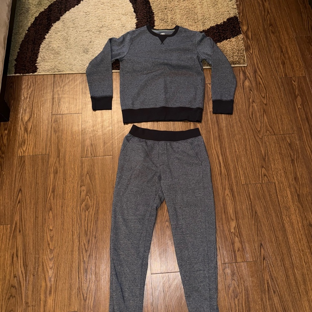 Gray and Black Lounge Set